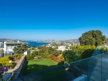 Sea view fully furnished family villa in Yalikavak